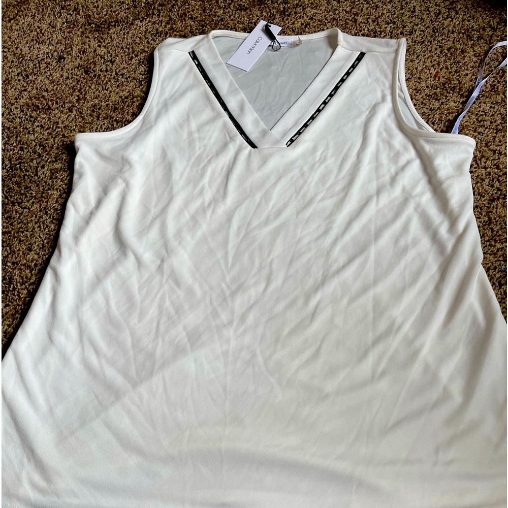 Calvin Klein NWT!! Flowy blouse